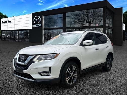 White 2017 Nissan Rogue SL