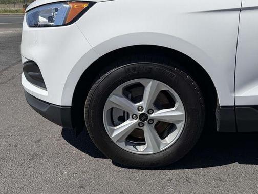 Oxford White 2023 Ford Edge SE