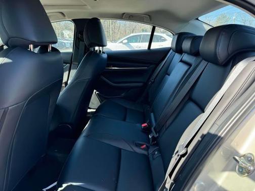 2025 Mazda Mazda3 FWD w/Preferred Package