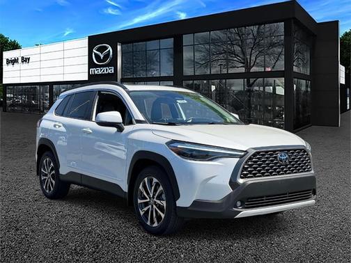 Pearl 2023 Toyota Corolla Cross XLE