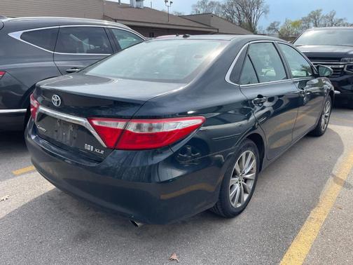 2016 Toyota Camry Hybrid XLE