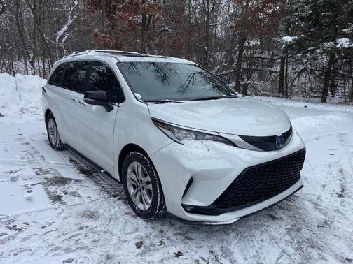 2023 Toyota Sienna 