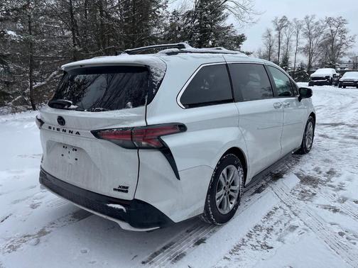 2023 Toyota Sienna 