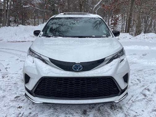 2023 Toyota Sienna 