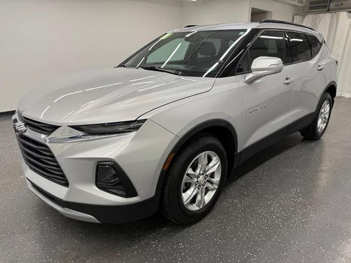 Silver Ice Metallic 2020 Chevrolet Blazer 2LT