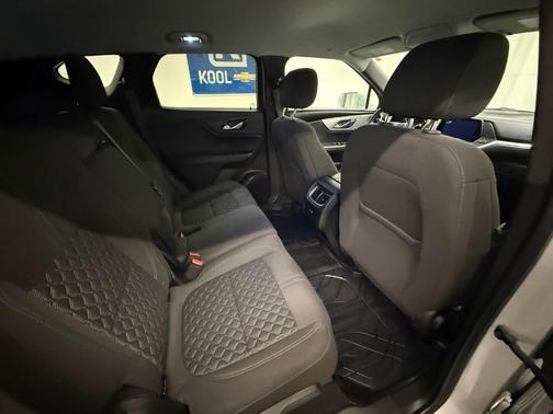 Silver Ice Metallic 2020 Chevrolet Blazer 2LT