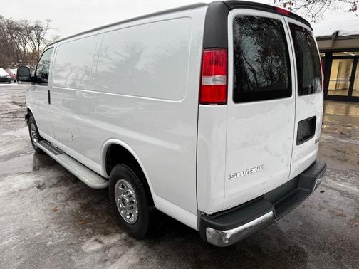 2023 GMC Savana 2500 Work Van