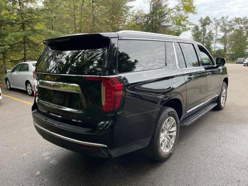 2024 GMC Yukon XL SLT