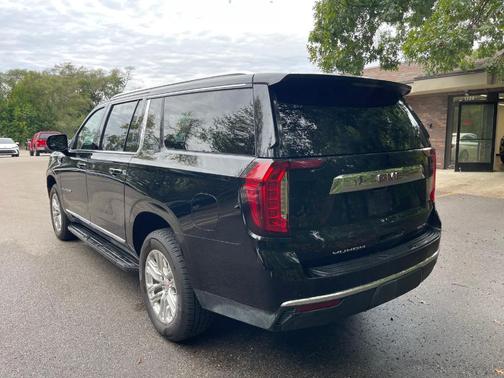 2024 GMC Yukon XL SLT