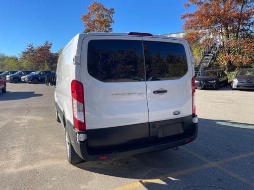 2022 Ford Transit-250 Base