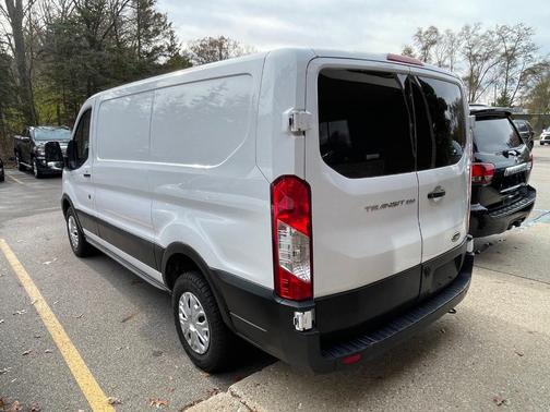 2022 Ford Transit-250 Base