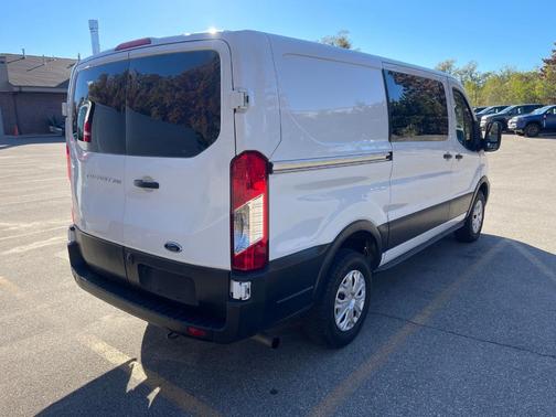 2022 Ford Transit-250 Base