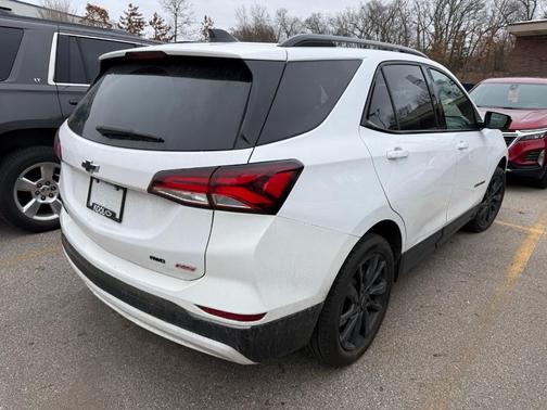 Summit White 2023 Chevrolet Equinox RS