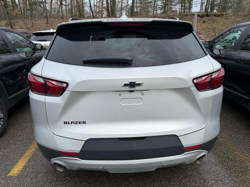 Silver Ice Metallic 2020 Chevrolet Blazer 2LT
