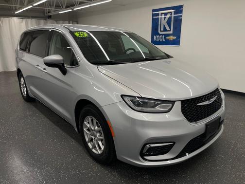 2023 Chrysler Pacifica Touring-L
