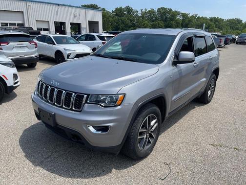 2020 Jeep Grand Cherokee Laredo