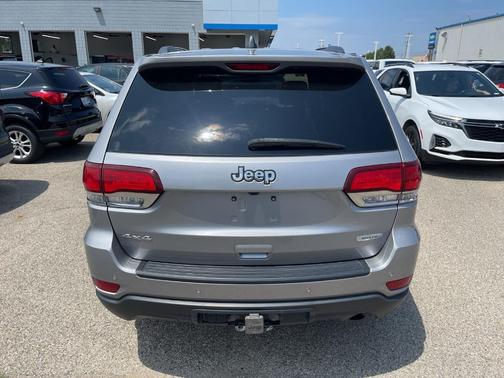 2020 Jeep Grand Cherokee Laredo