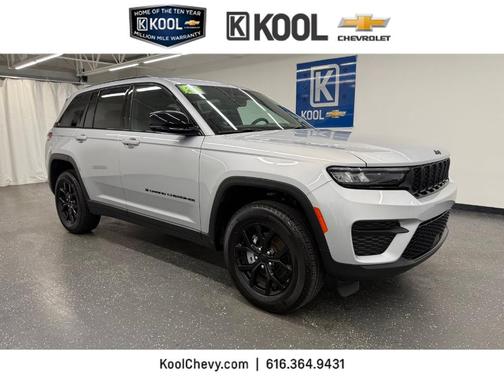 Silver Zynith 2025 Jeep Grand Cherokee Laredo