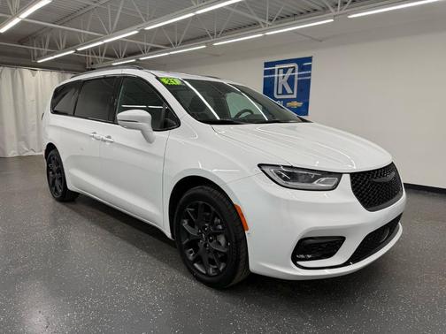 2021 Chrysler Pacifica Touring-L