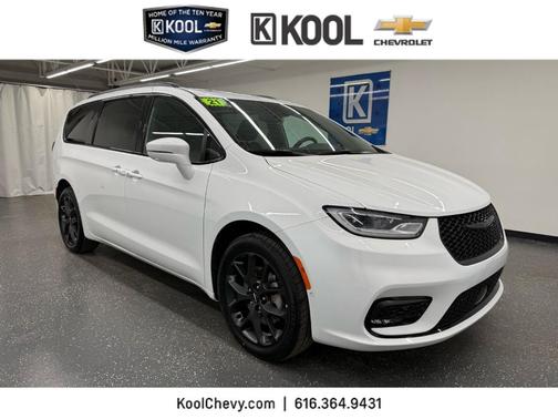 2021 Chrysler Pacifica Touring-L