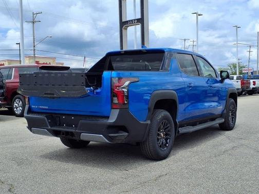 2025 Chevrolet Silverado EV LT