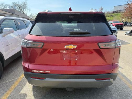 Radiant Red 2025 Chevrolet Equinox LT