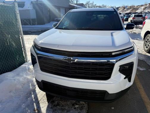 2024 Chevrolet Traverse LS