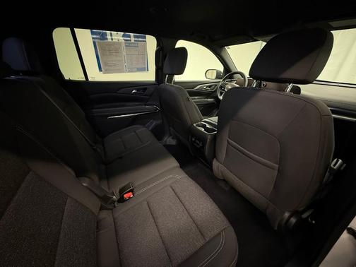 2024 Chevrolet Traverse LS