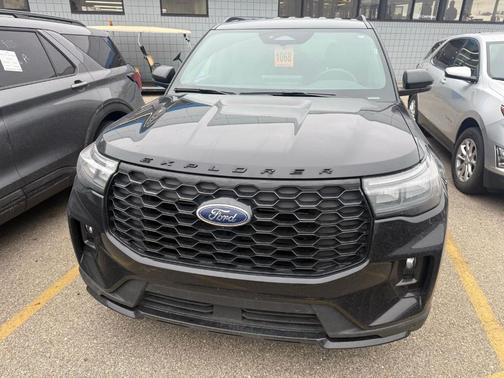 Black Metallic 2025 Ford Explorer ST-Line