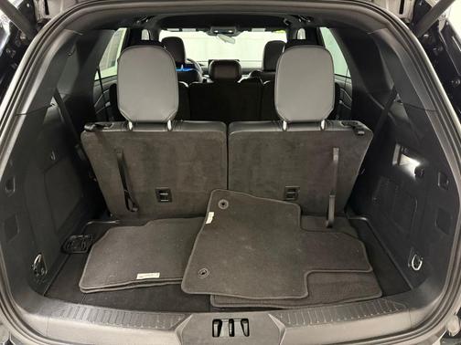 Black Metallic 2025 Ford Explorer ST-Line