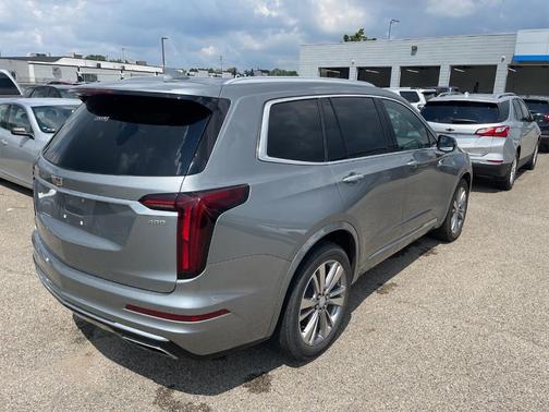 2023 Cadillac XT6 Premium Luxury FWD