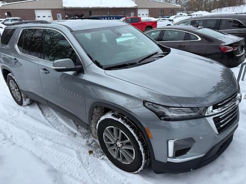 Sterling Gray Metallic 2024 Chevrolet Traverse Limited LT Cloth SUV