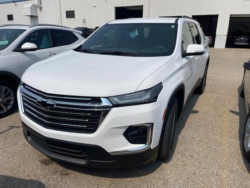 2022 Chevrolet Traverse LT Cloth