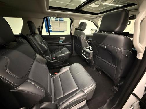 Oxford White 2025 Ford Expedition Max Platinum