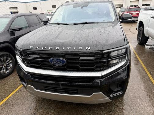 Black Metallic 2025 Ford Expedition Platinum