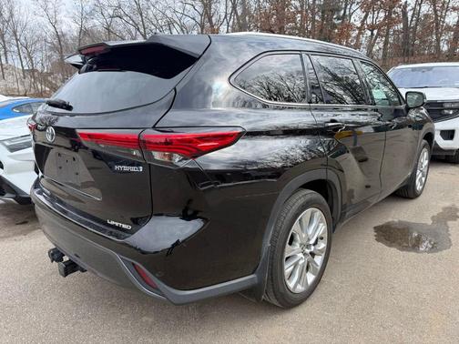 2022 Toyota Highlander Hybrid Limited