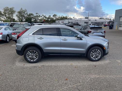 2025 Cadillac XT4 Premium Luxury