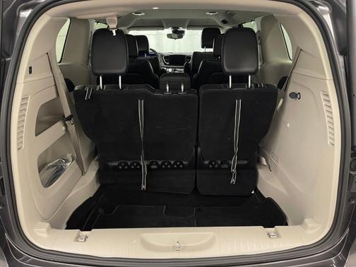 2023 Chrysler Pacifica Touring-L