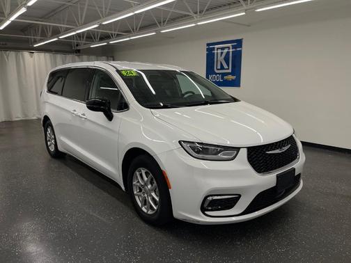 2024 Chrysler Pacifica Touring-L