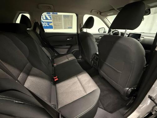 Brilliant Silver Metallic 2025 Nissan Rogue SV