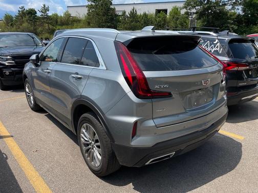 2025 Cadillac XT4 Premium Luxury