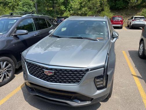 2025 Cadillac XT4 Premium Luxury