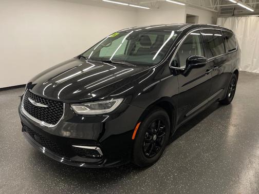 2024 Chrysler Pacifica Touring-L