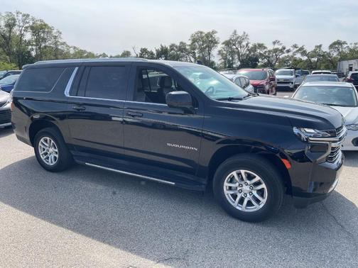 2024 Chevrolet Suburban LT