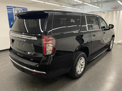 2024 Chevrolet Suburban LT
