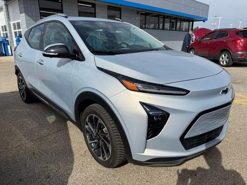 Silver Flare Metallic 2023 Chevrolet Bolt EUV Premier