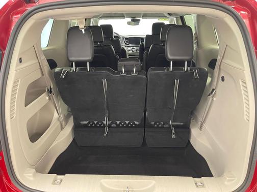 2024 Chrysler Pacifica Touring-L