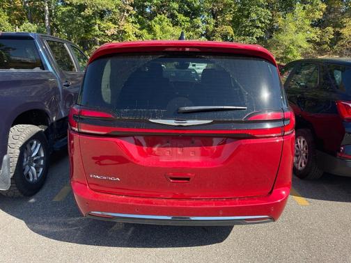 2024 Chrysler Pacifica Touring-L