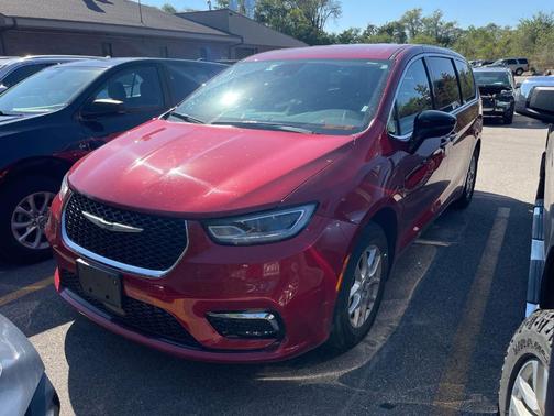 2024 Chrysler Pacifica Touring-L