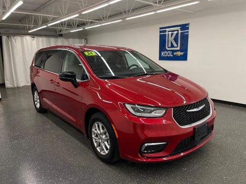 2024 Chrysler Pacifica Touring-L